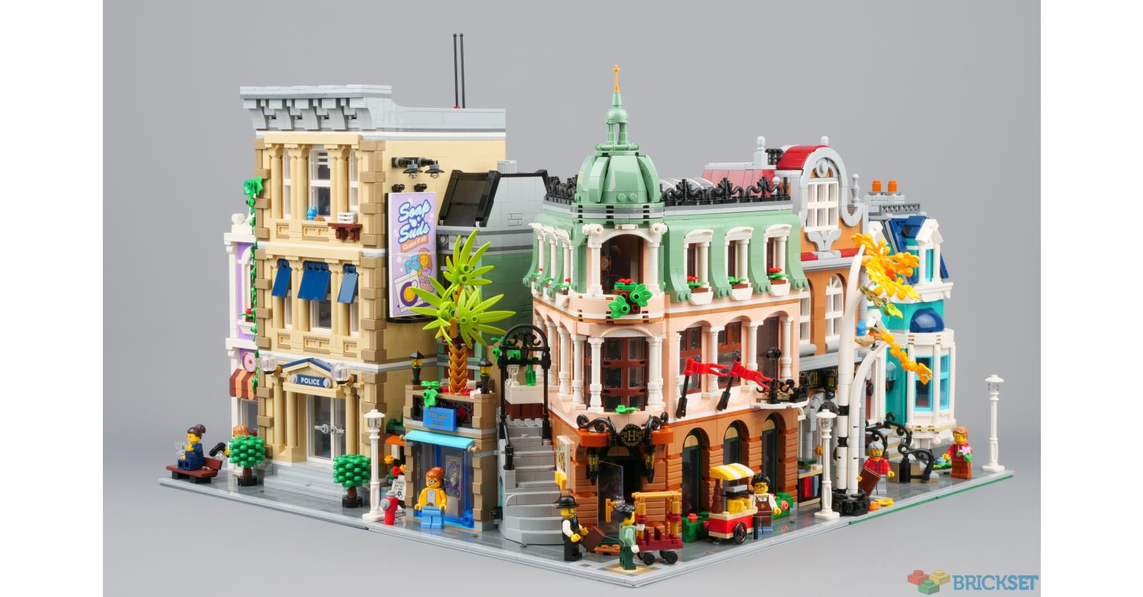 Adding the Boutique Hotel to your modular street | Brickset