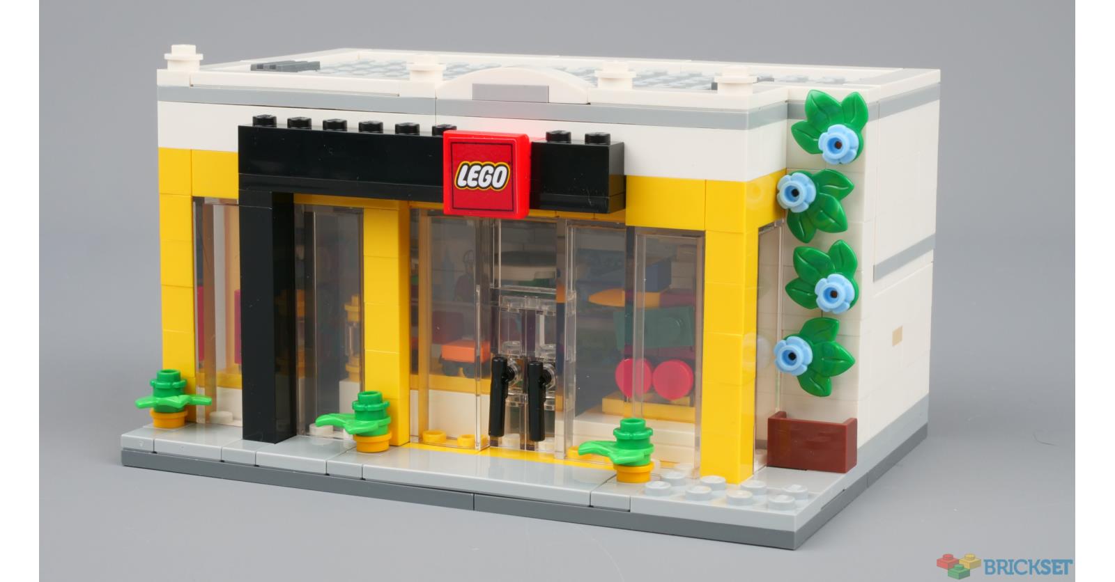 LEGO 40528 LEGO Brand Store review Brickset